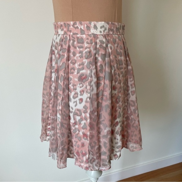 Parker Pink Multi Cougar Leopard Print Silk Pleated Mini PA061901CH Size 2 - Picture 2 of 9